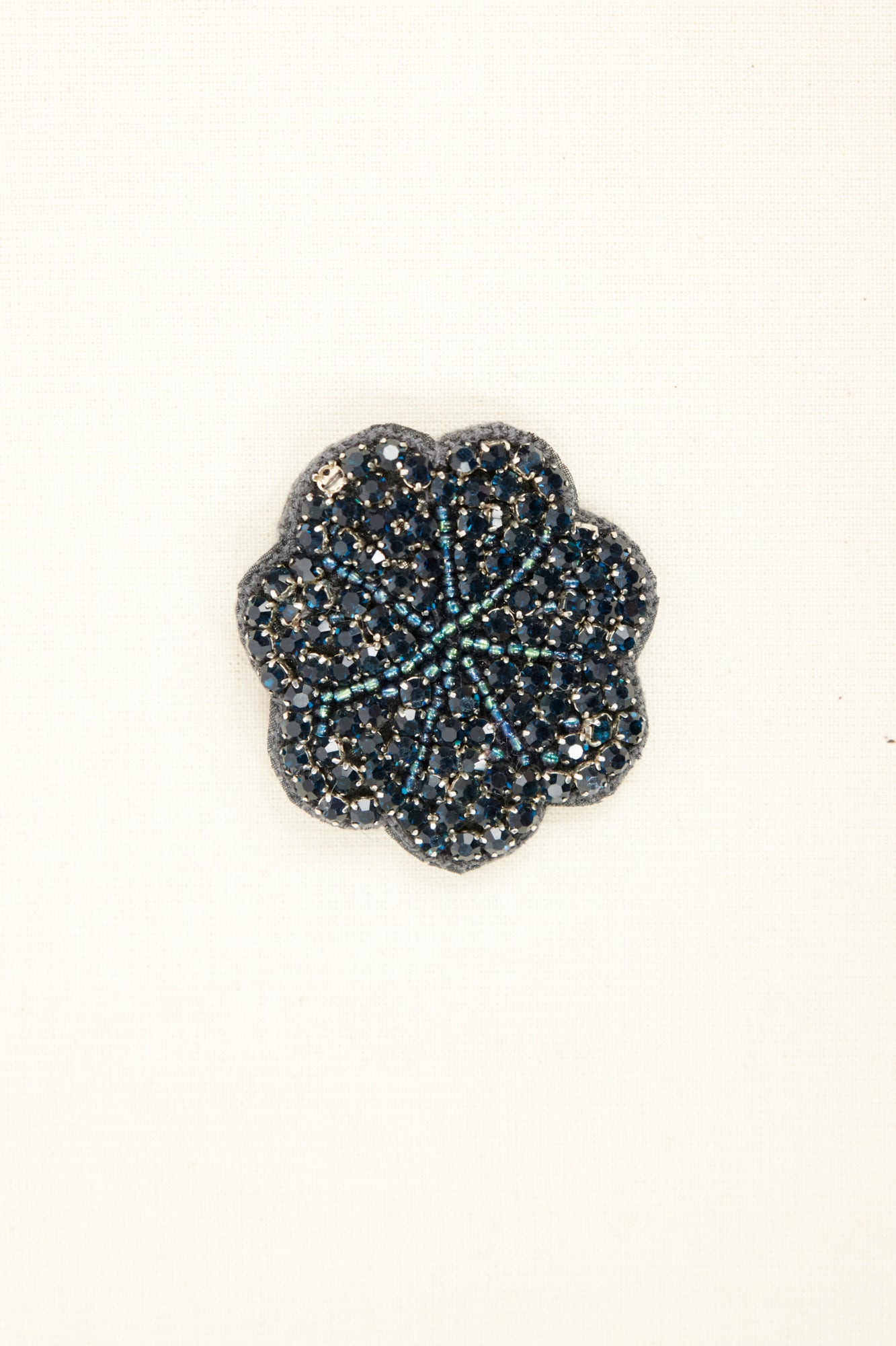 ODEEH - Glitzernde Blüten-Brosche Blau-Schwarz