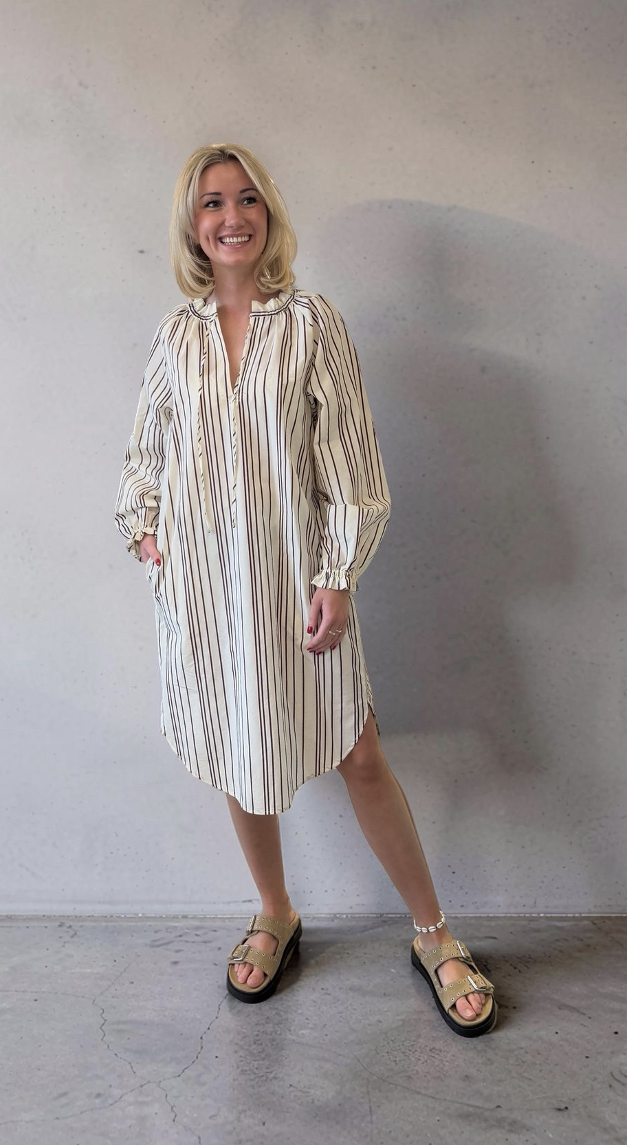 Odeeh - Kleid Burgundy Gestreift Casual Chic Sommer