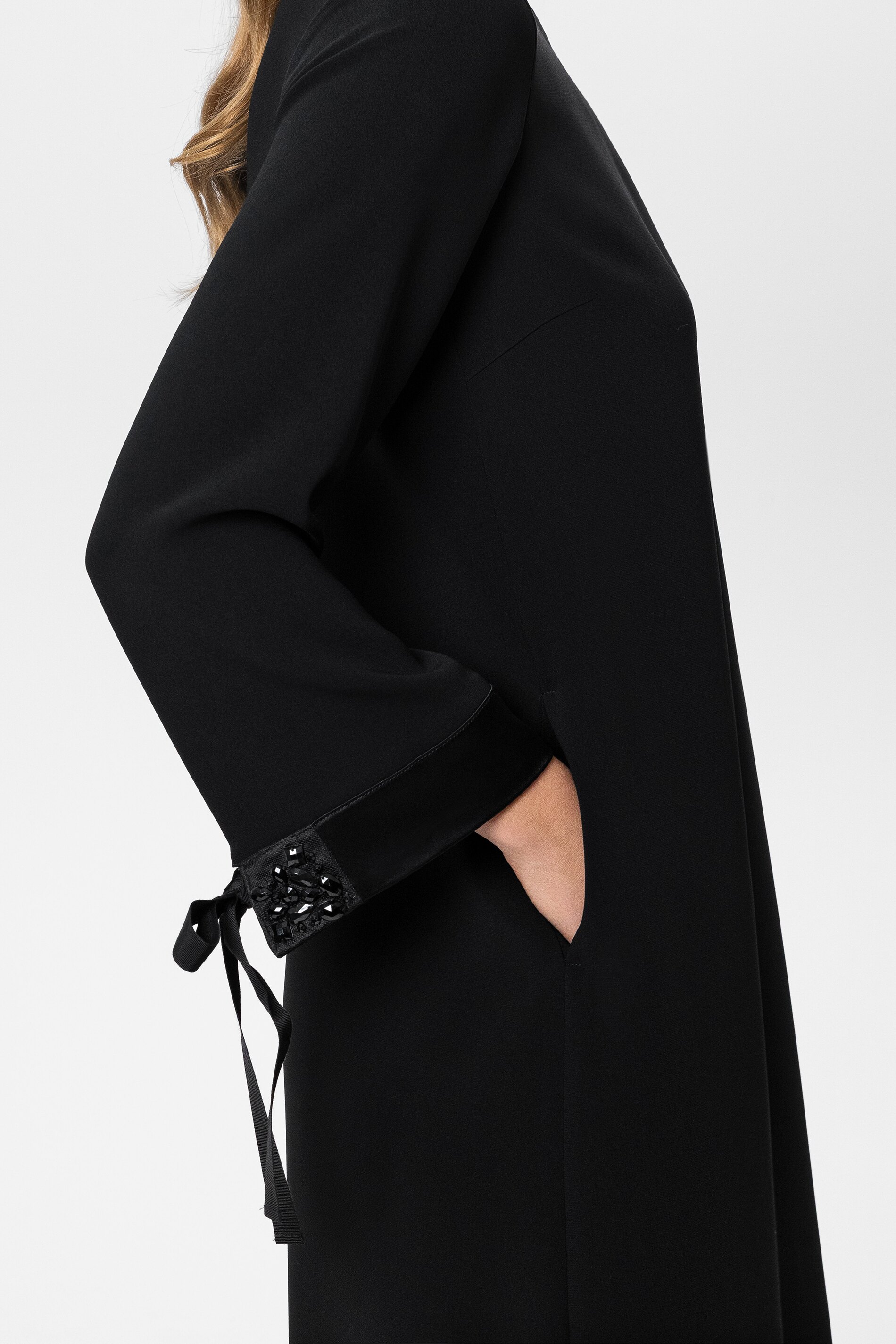 Luisa Cerano - Mini-Kleid Deep Black mit Bindebändern und Dekosteinen