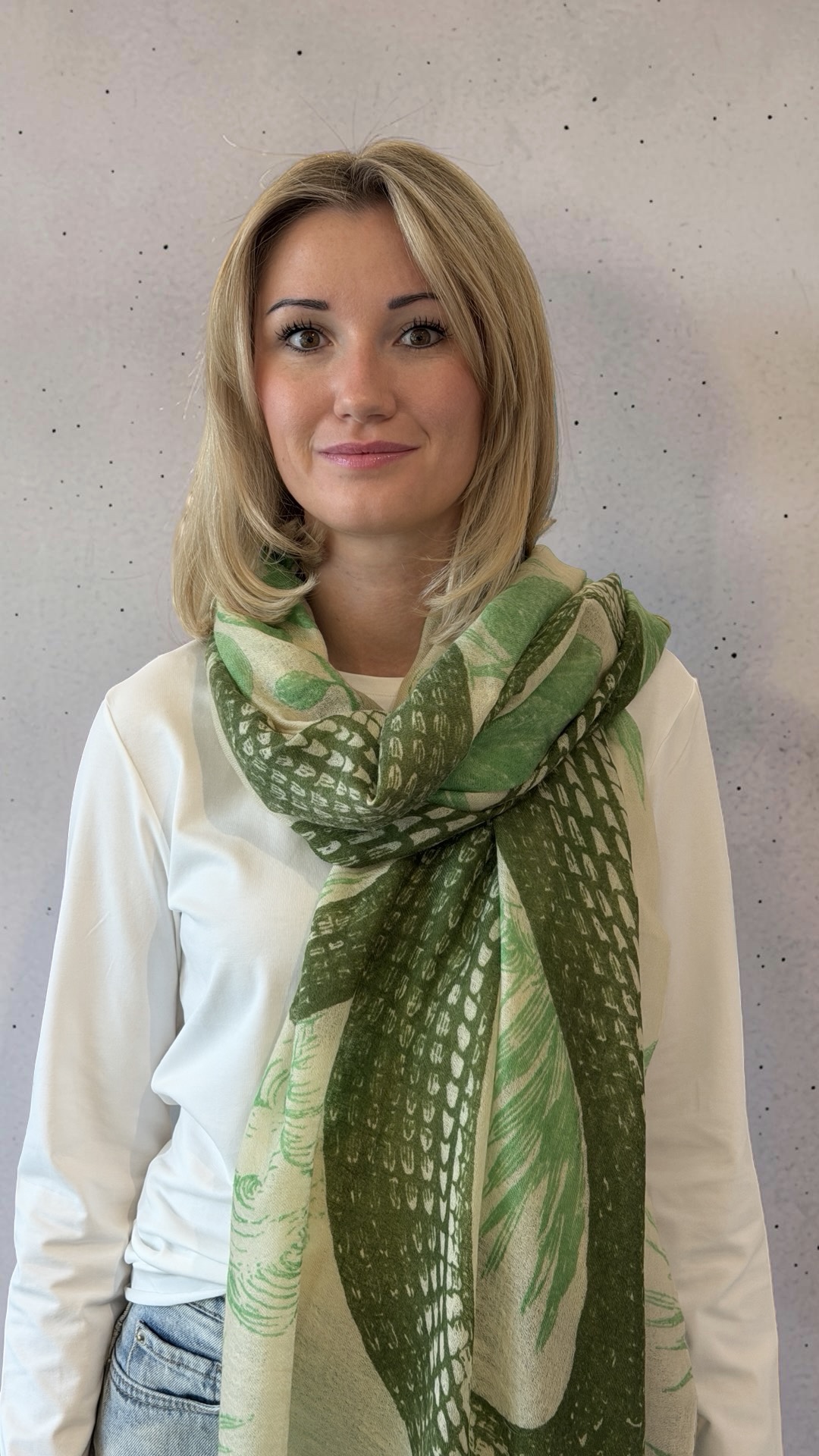 Friendly Hunting - Felted Stole Print Garden khaki