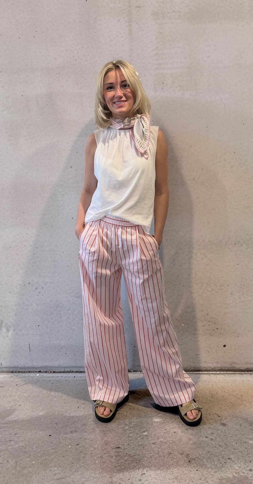 ODEEH - Wide-Leg Hose Rosa mit Streifen im Casual Chic Look