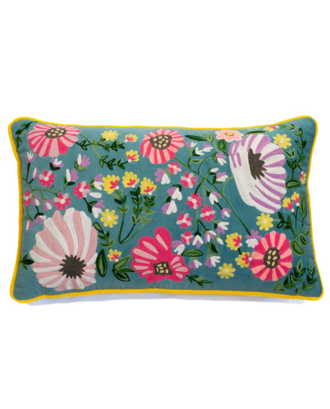 Samtkissen mit floraler Stickerei rosa Blüten