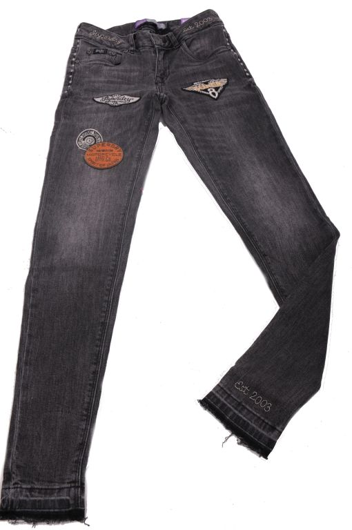 Superdry - Skinny Jeans mit Padges